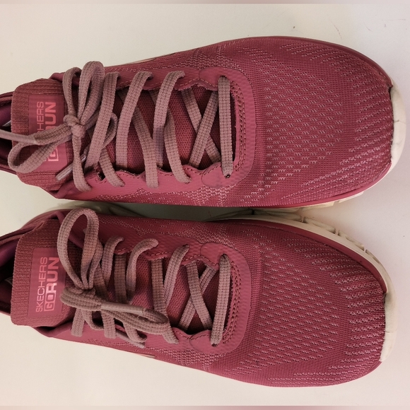 Skechers Women's Go Run Sneakers - Size 9 - Picture 4 of 6